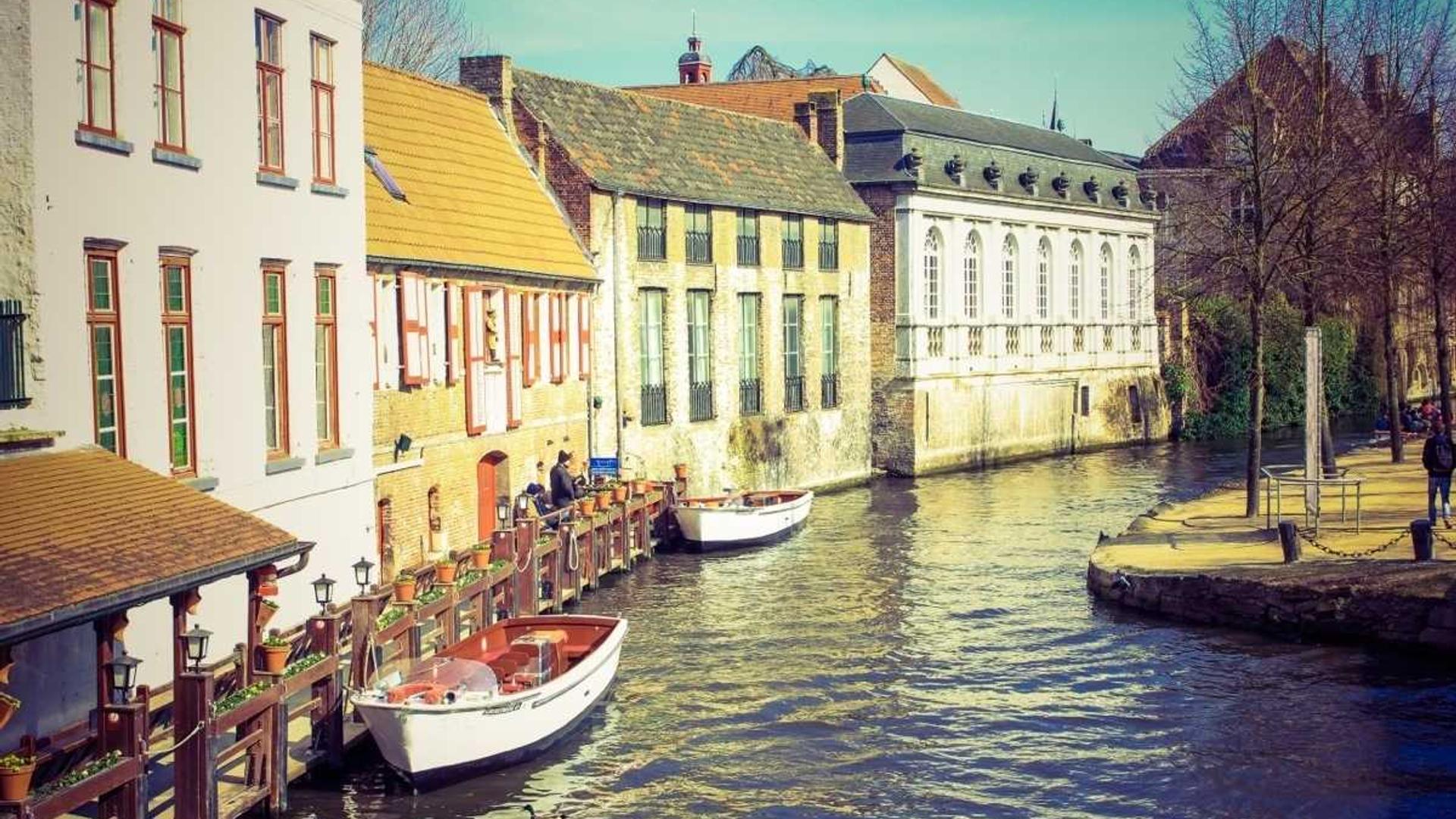 Random image from Lorem Picsum