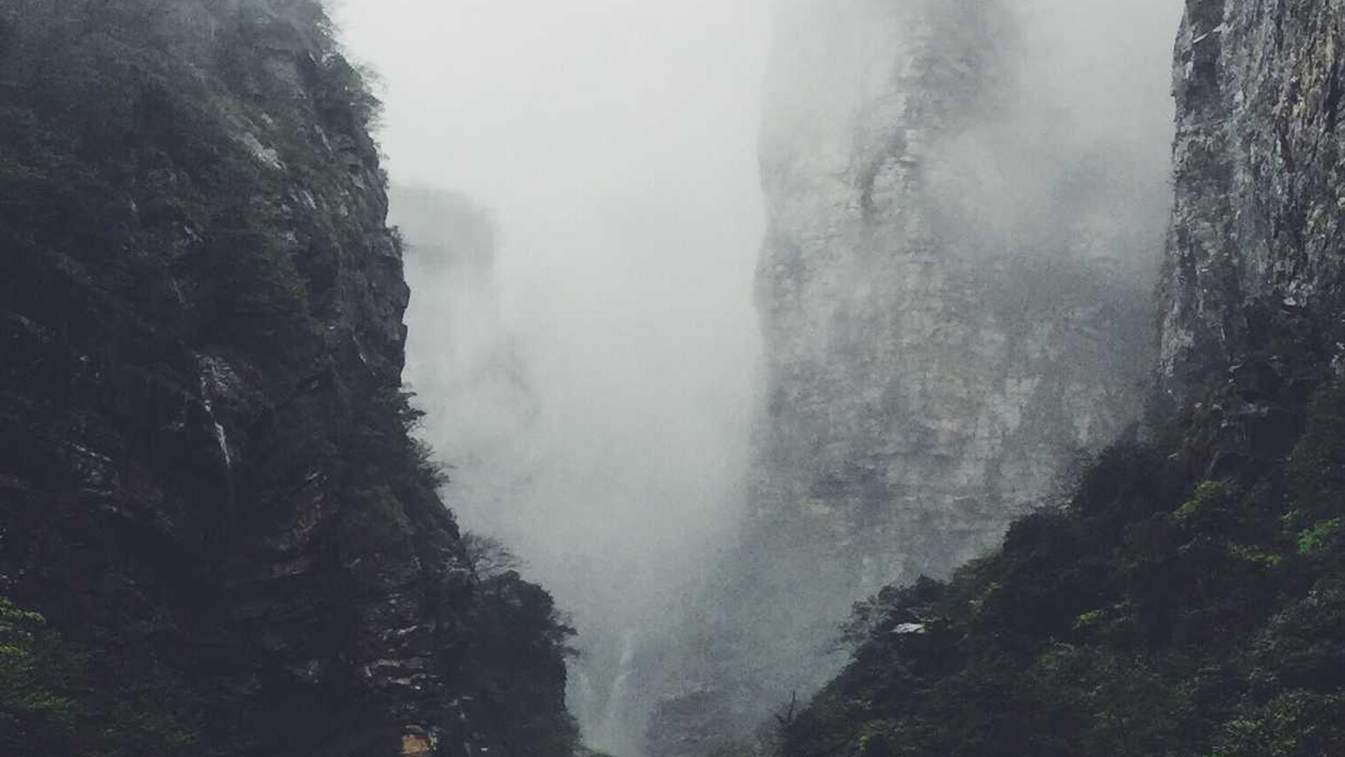 Random image from Lorem Picsum