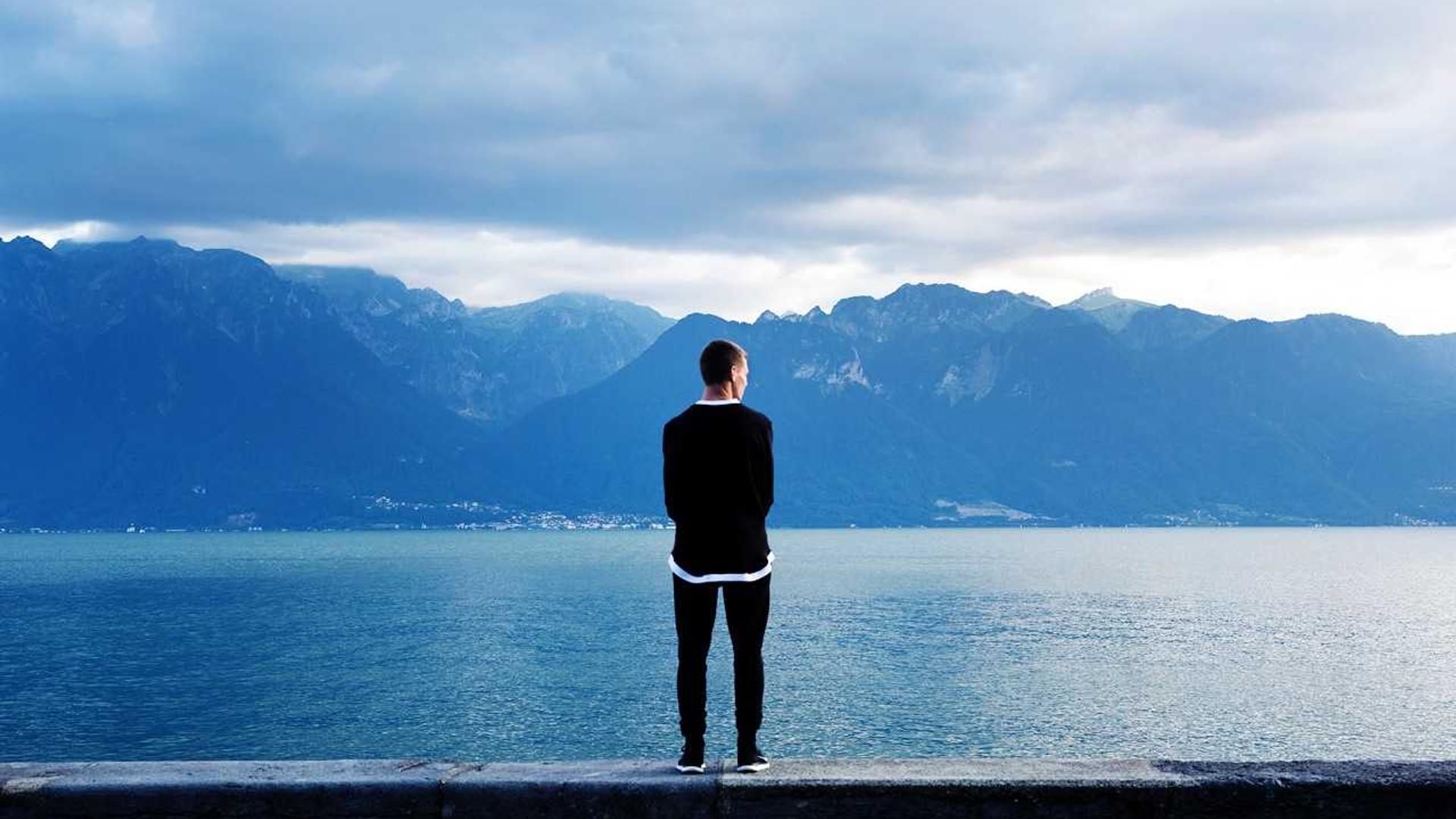 Random image from Lorem Picsum