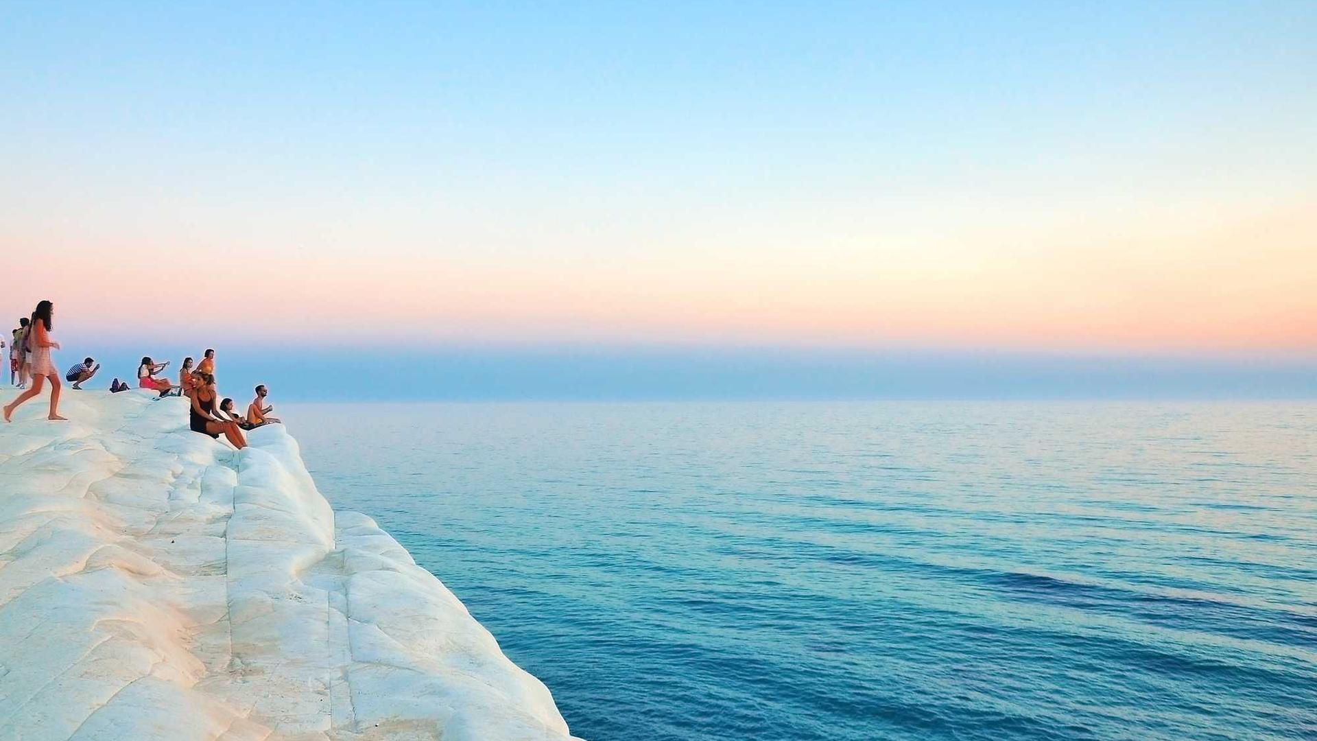 Random image from Lorem Picsum