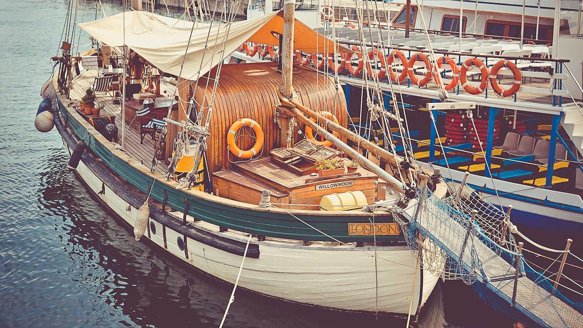 Random image from Lorem Picsum